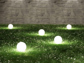 Lichtkugeln im Garten