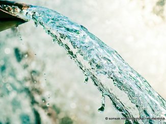 fließendes Wasser | Bild: somsak nitimongkolchai shutterstock.com