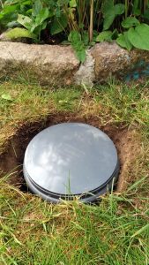Kunststoffrohr im Erdreich