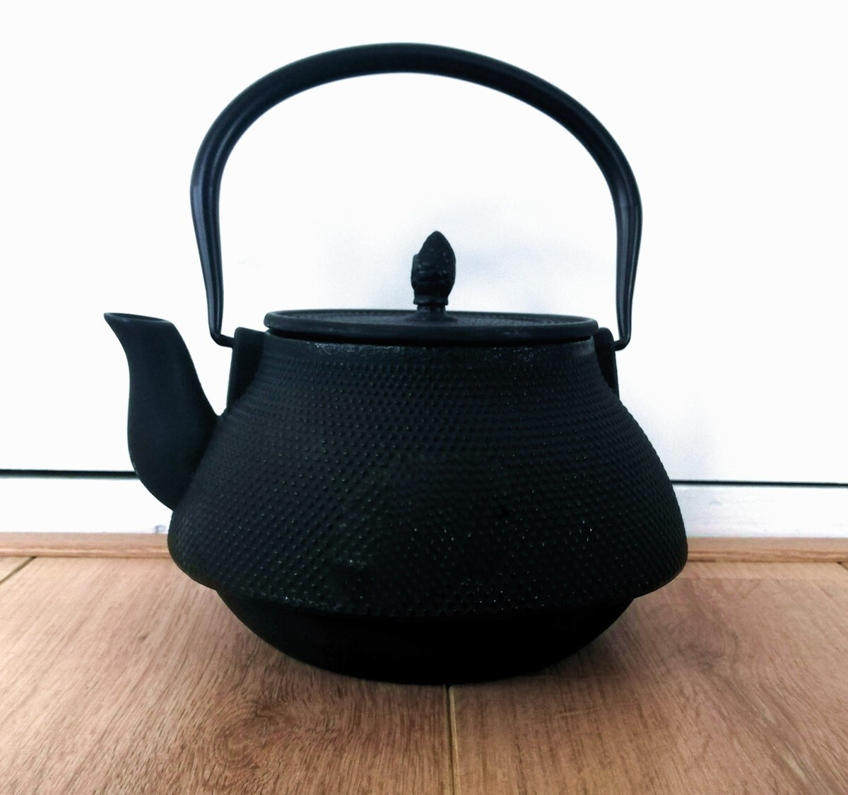Globe Fire Onda Tee-/Wasserkessel Gusseisen 2 Liter schwarz