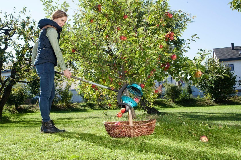 GARDENA combisystem Rollsammler mit Holzstiel 03108-30