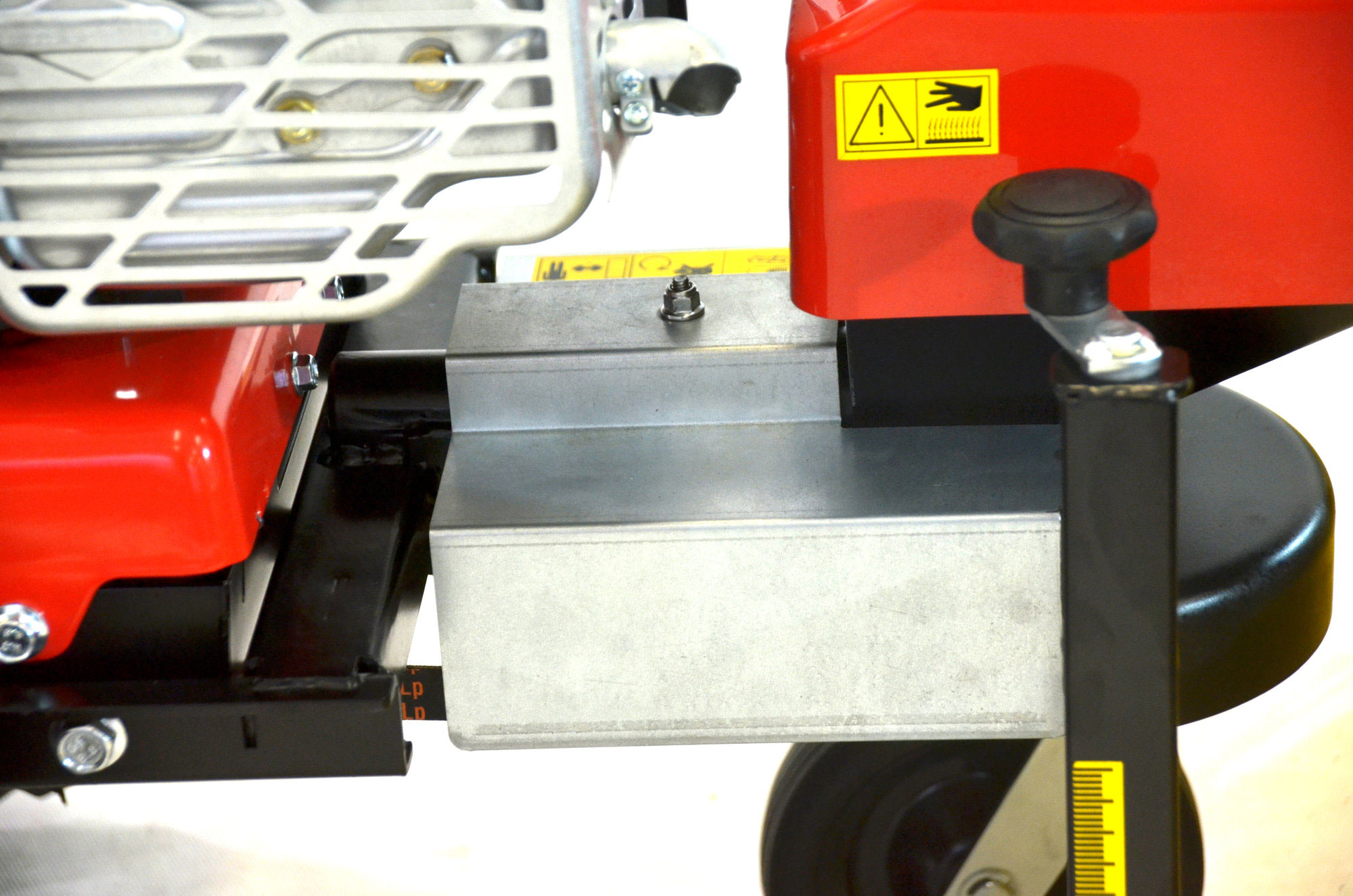 Anbau Kehrbürste RKV 1000 für Motoreinachser Raptor Breite 100cm Anbau Kehrbürste RKV 1000 für Motoreinachser Raptor Breite 100cm