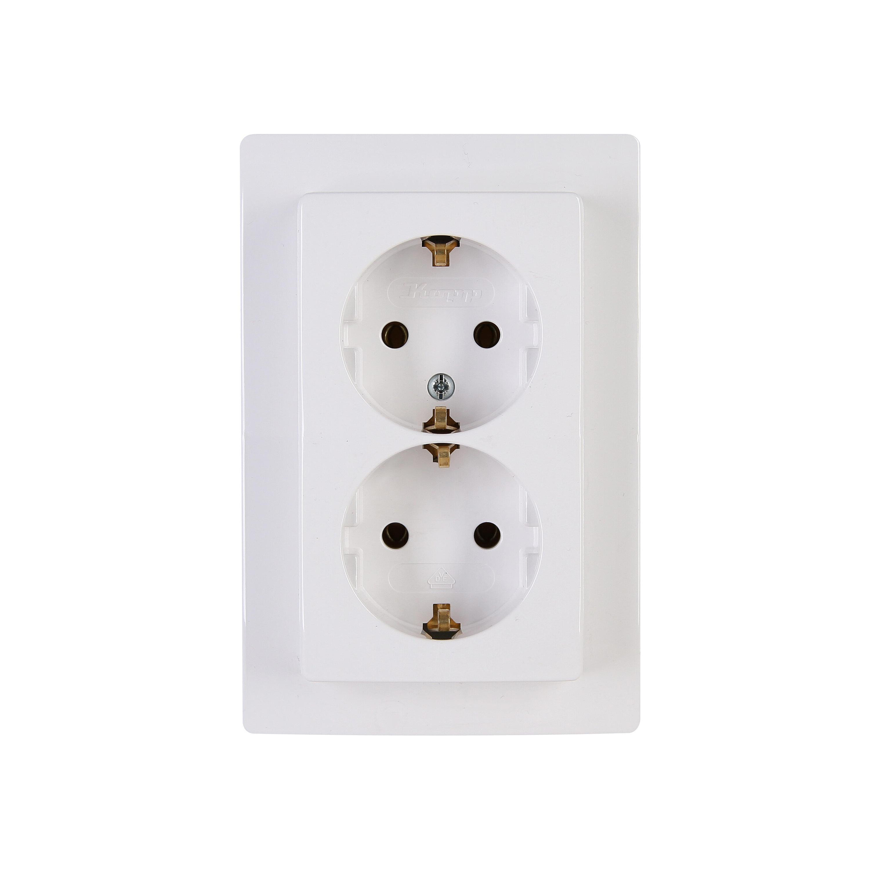 2-fach Schutzkontakt-Steckdose arktisweiß