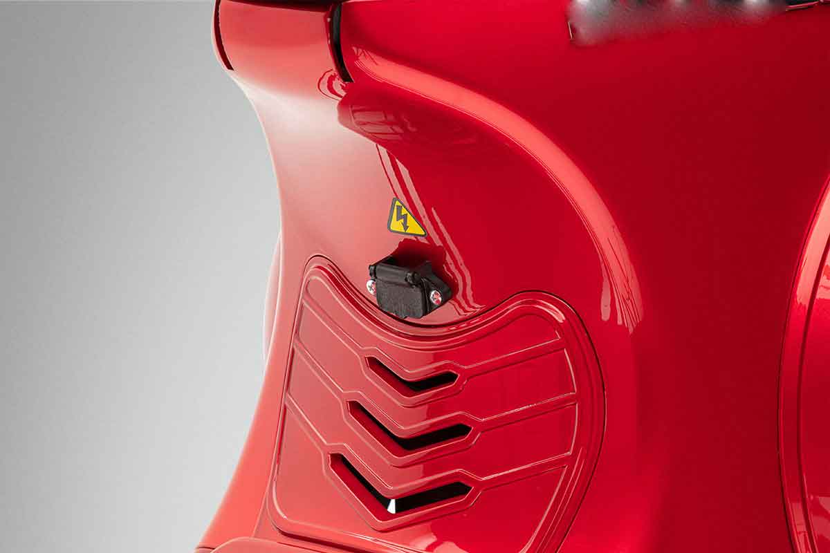 Elektroroller Retro 72 / E-Roller Ginabella Classico 3000 rot