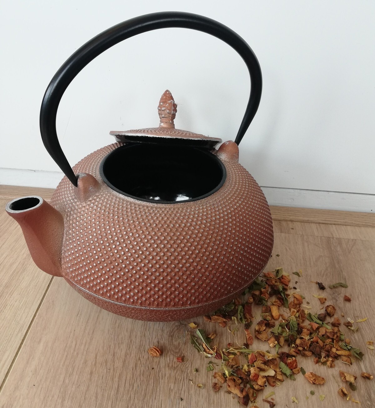 Globe Fire Oceano Teekessel Gusseisen 3 l braun-silber