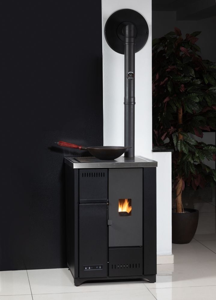Globe Fire Pasquale Pelletherd raumluftunabhängig schwarz 7,2 kW