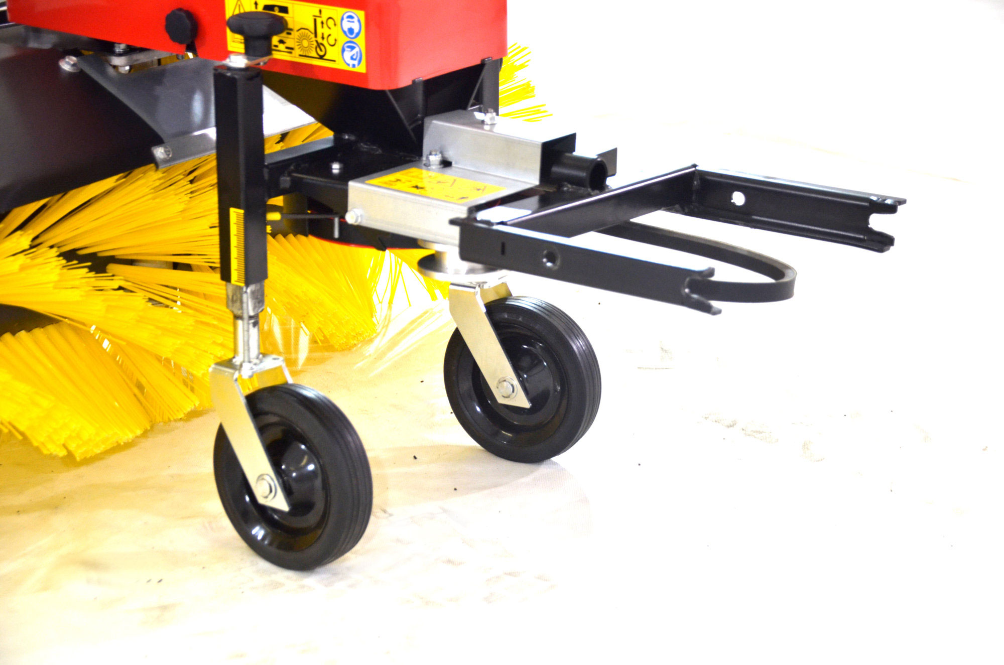 Anbau Kehrbürste RKV 1000 für Motoreinachser Raptor Breite 100cm Anbau Kehrbürste RKV 1000 für Motoreinachser Raptor Breite 100cm