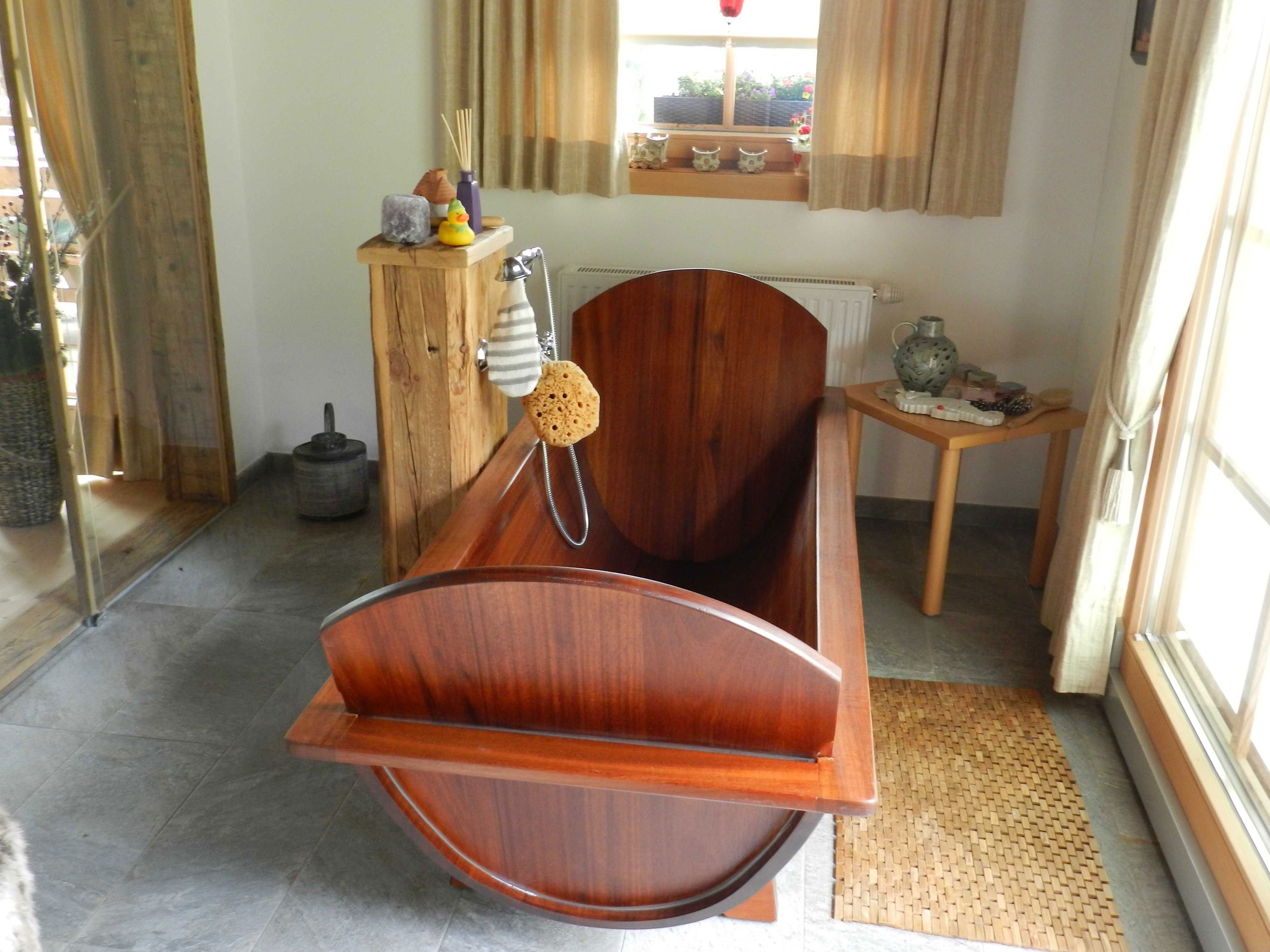 Holzbadewanne Achleitner Omega 200x80x58 cm Kambala-Holz