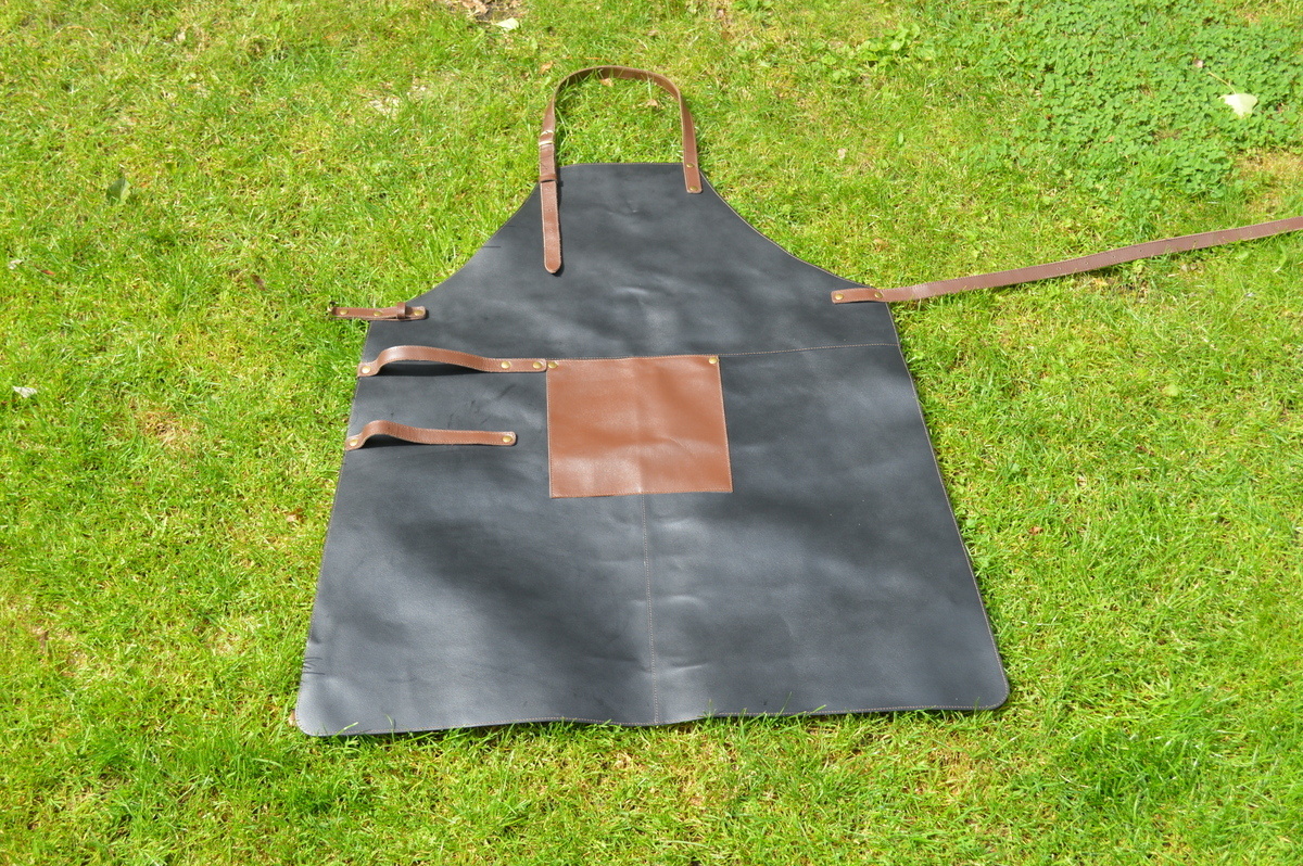 Globe Fire Leder-Grillschürze schwarz, Unisex, verstellbar