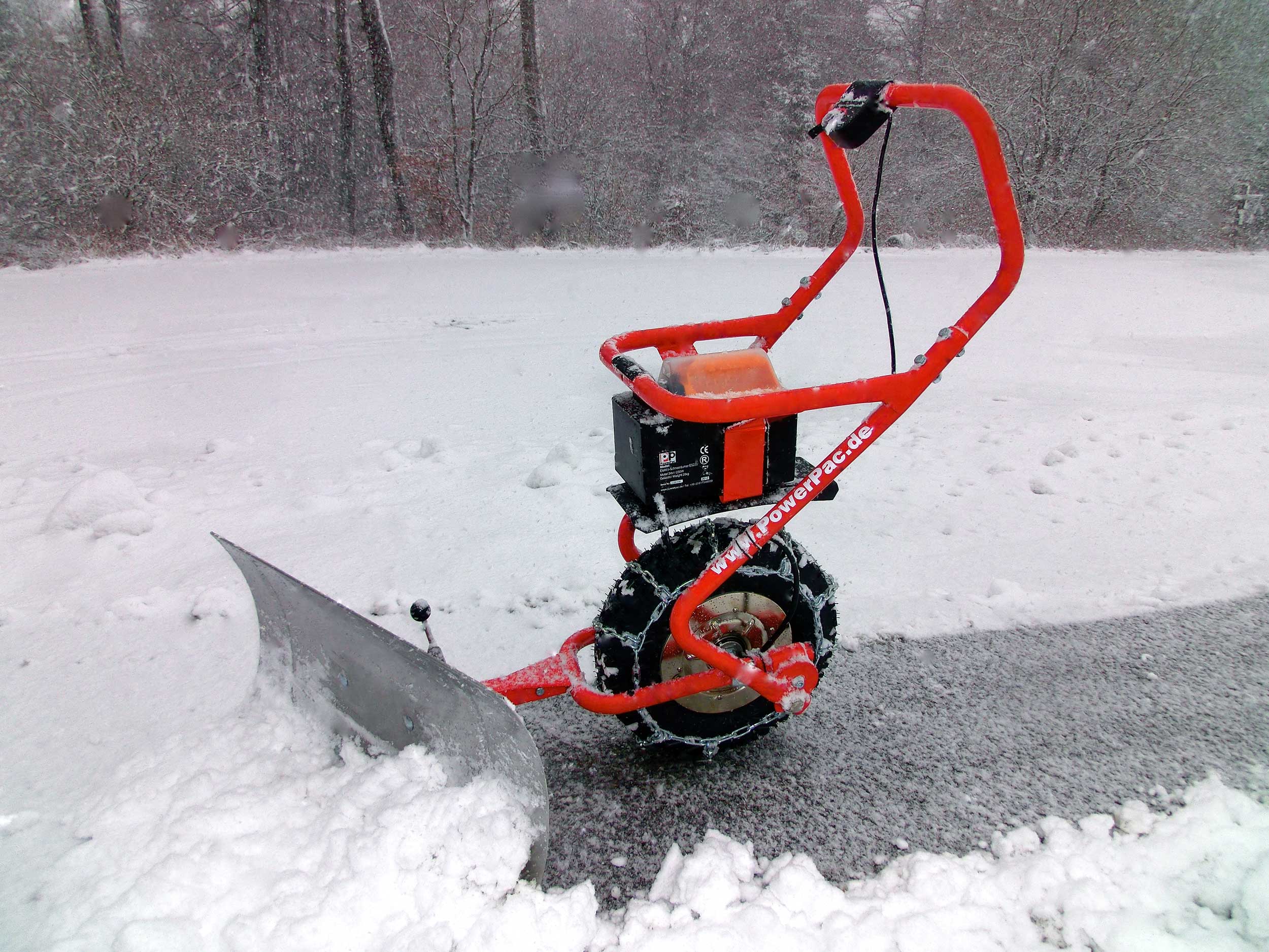 Powerpac Elektro Schneeschieber / Kehrmaschine ES230 74cm Powerpac Elektro Schneeschieber / Kehrmaschine ES230 74cm