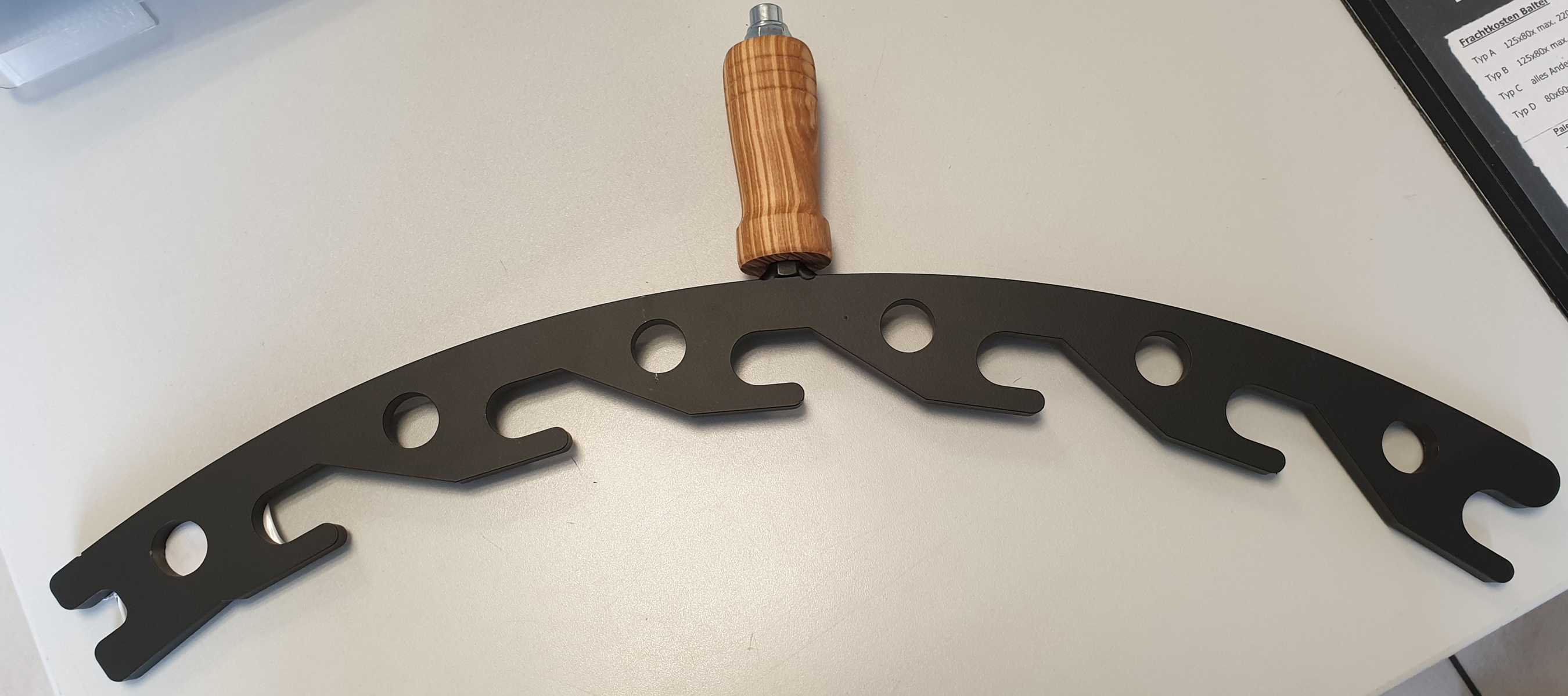 Deckelhalter groß mit Holzgriff für JOE`S BBQ Smoker