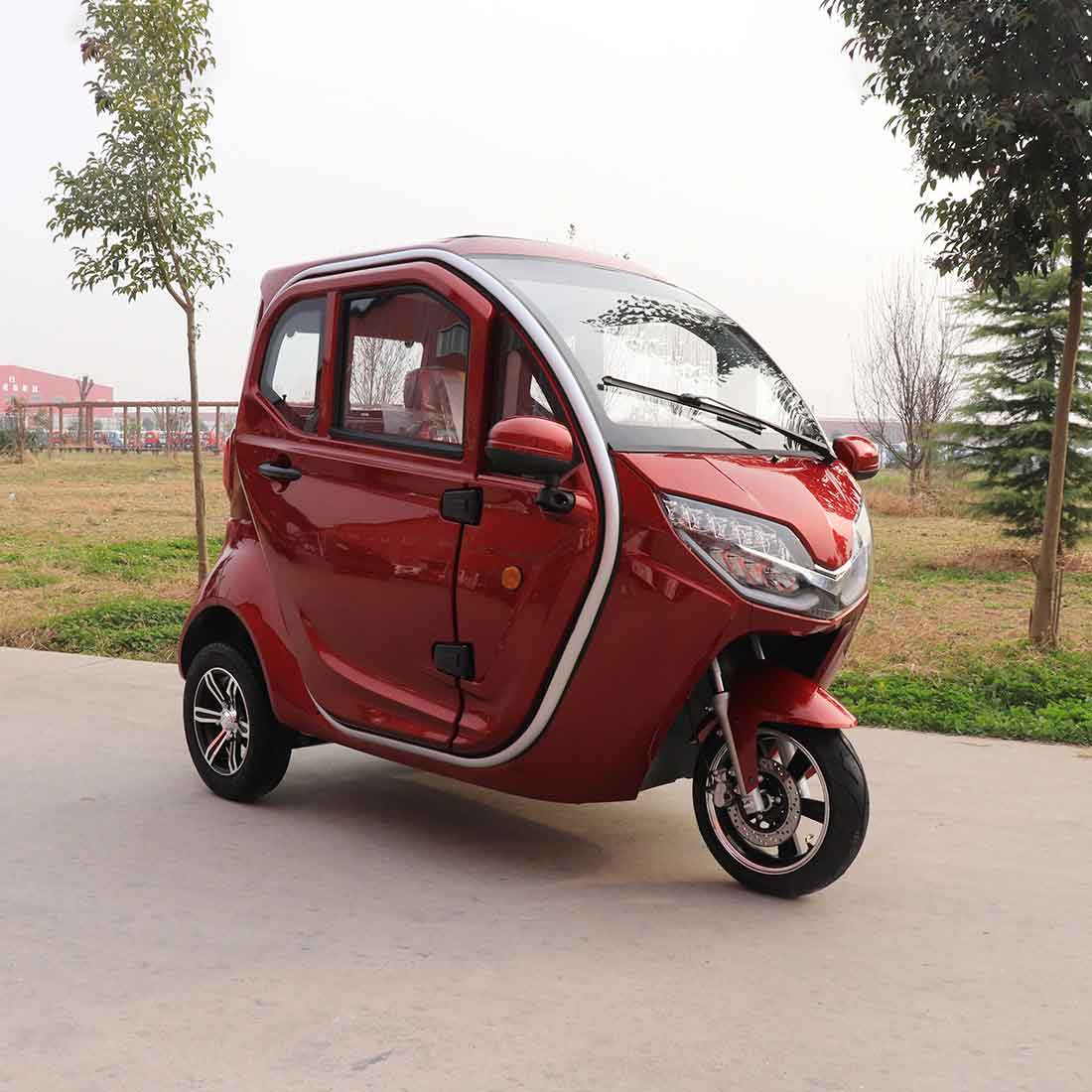 Kabinenroller Vitale Q3 100 / Mopedauto / E Kleinwagen