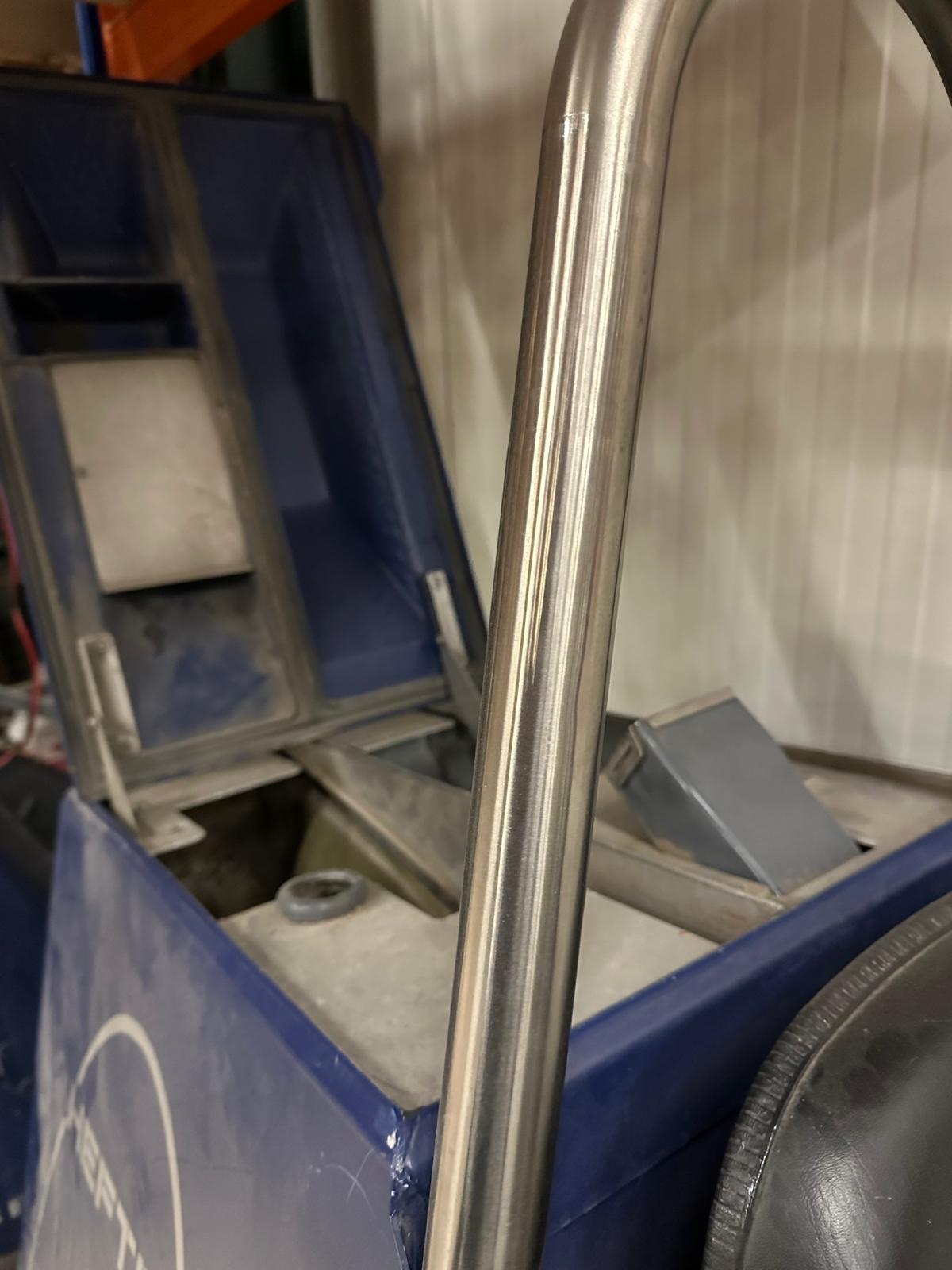 Gebraucht Aufsitzscheuersaugmaschine / Putzmaschine Hefter FS112S