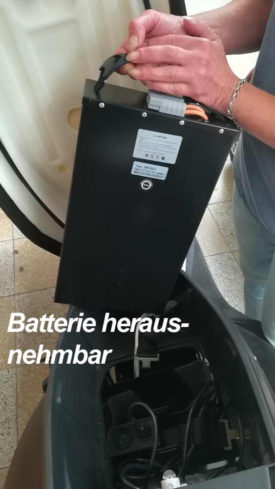 Elektroroller / E-Roller Hawk 72 LI grau/rot Lithium-Akku 3000W