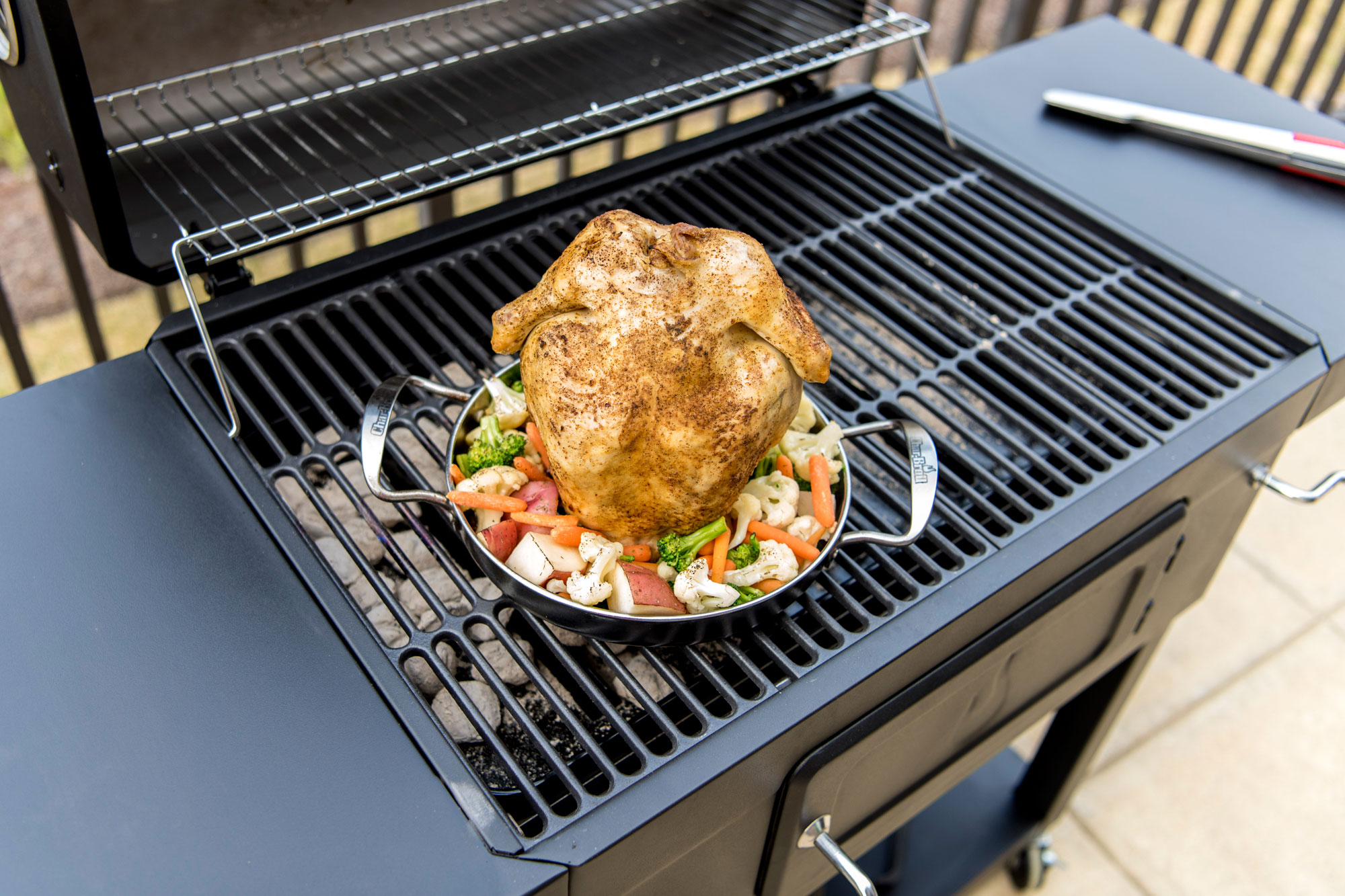 Char-Broil Hähnchenhalter / Brataufsatz für Bierdosen-Hähnchen