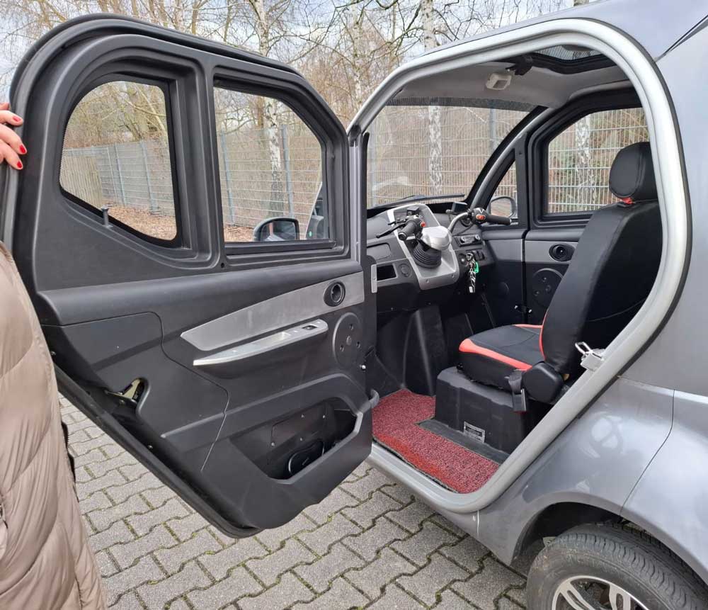 Kabinenroller Vitale Q3 100 / Mopedauto / E Kleinwagen