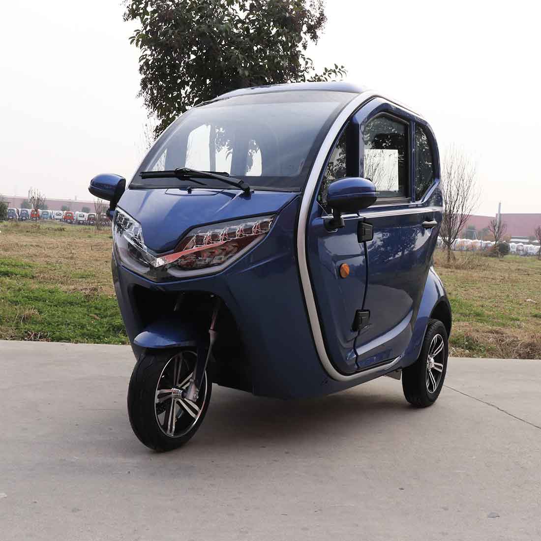 Kabinenroller Vitale Q3 100 / Mopedauto / E Kleinwagen