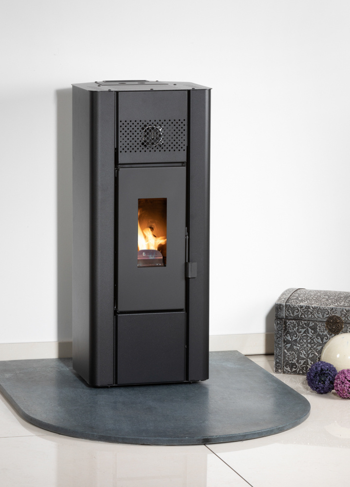 Globe Fire Wiona Pelletofen kompakt raumluftunabhängig schwarz 5 kW
