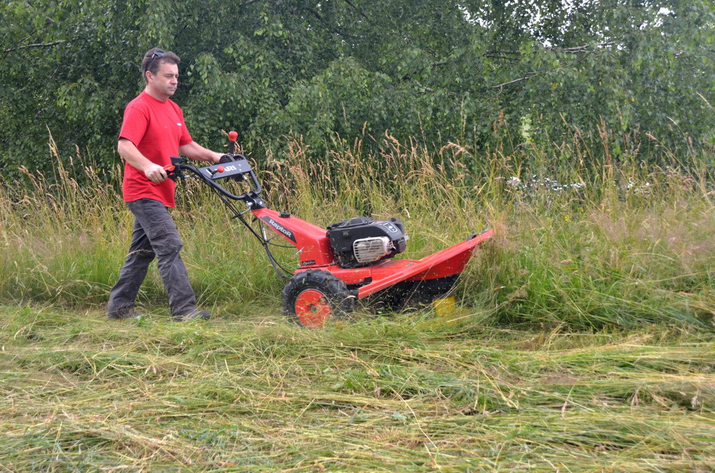Gestrüppmäher für Mehrzweckträger Raptor Hydro