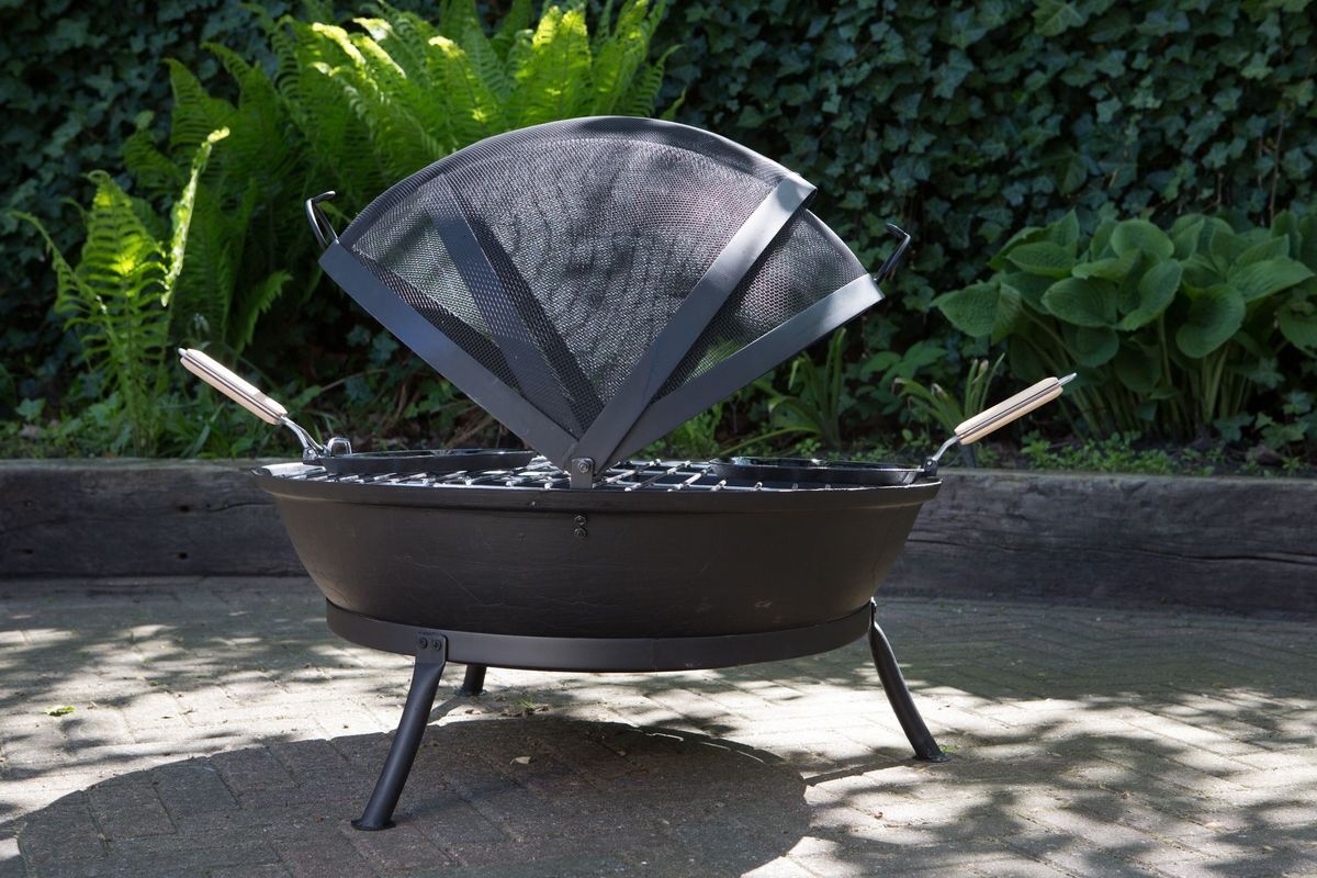 Globe Fire Fuoco Grill Ø 75 cm mit Gussschale und Gitterhaube