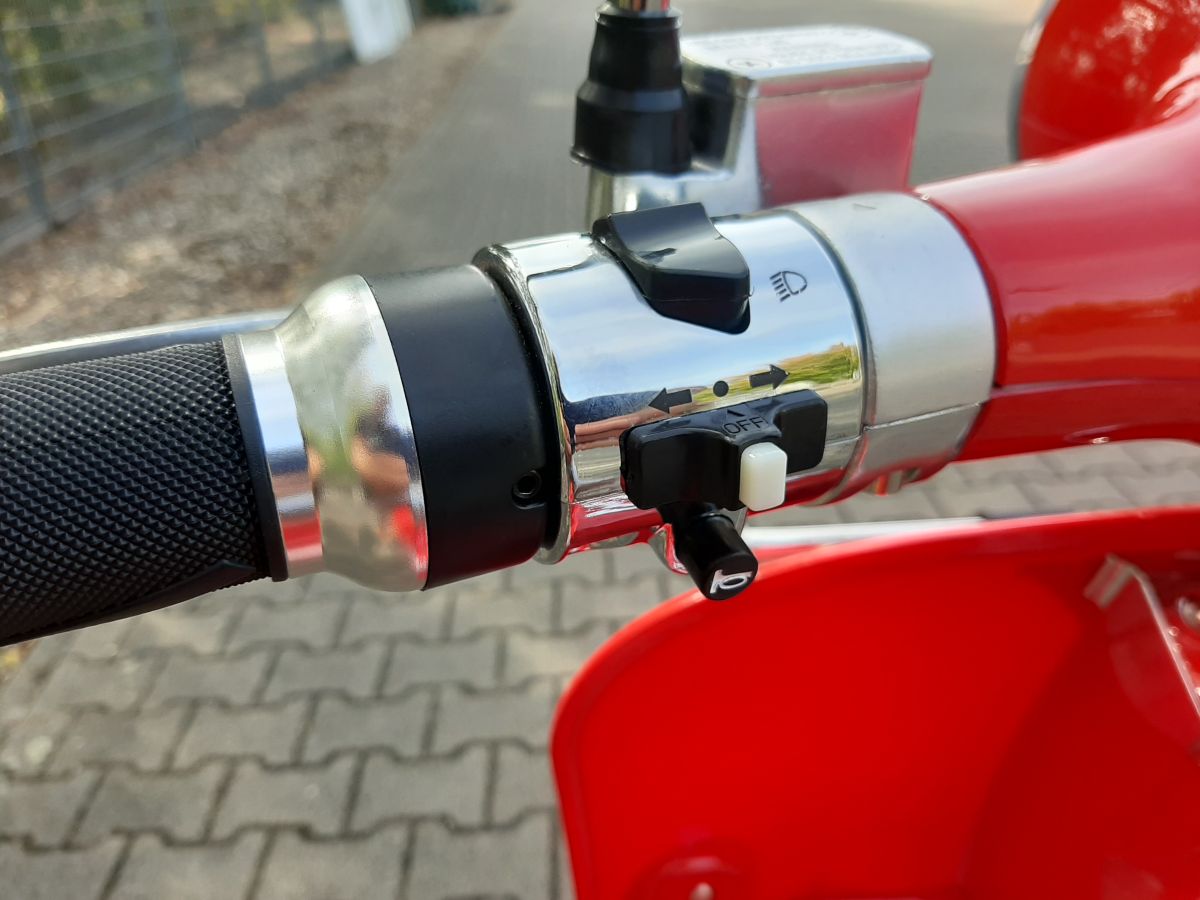 Retro Elektroroller 45Km h Ginabella 4000-60 rot - glanz