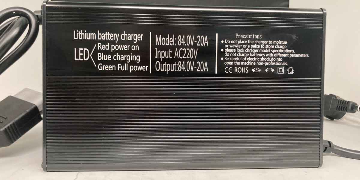 Ladegerät 20 Ampere Lithium-Akku 72 Volt
