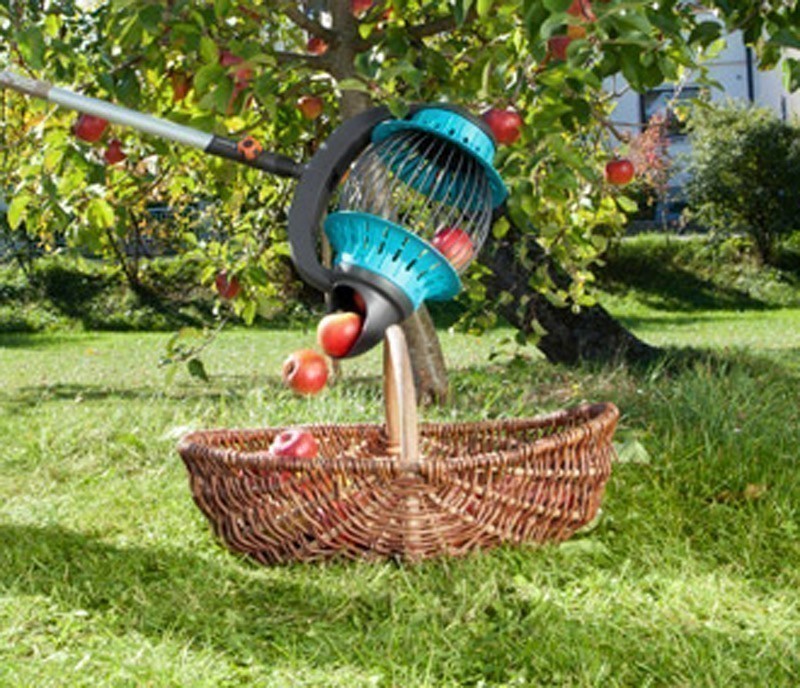 GARDENA combisystem Rollsammler mit Holzstiel 03108-30