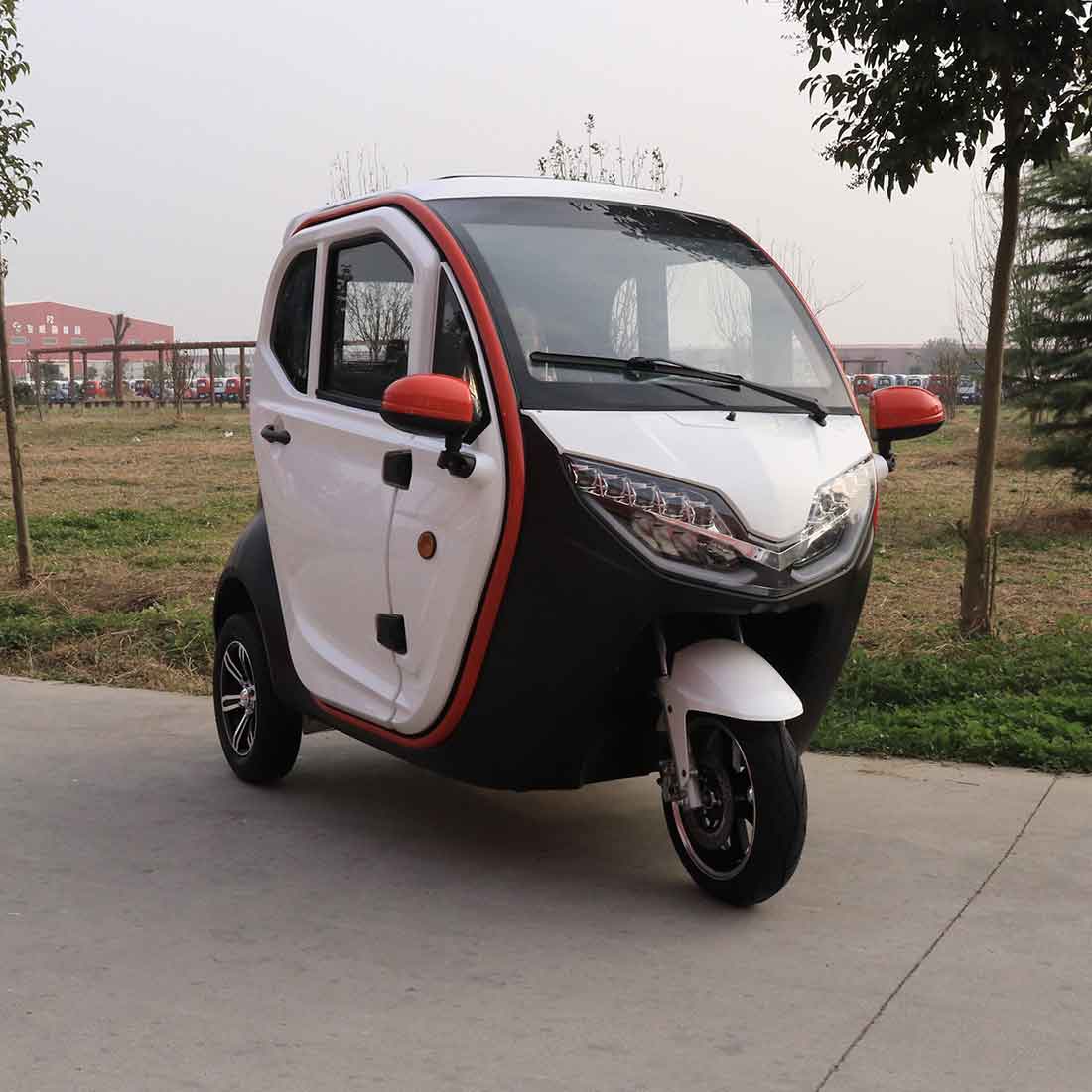 Kabinenroller Vitale Q3 100 / Mopedauto / E Kleinwagen