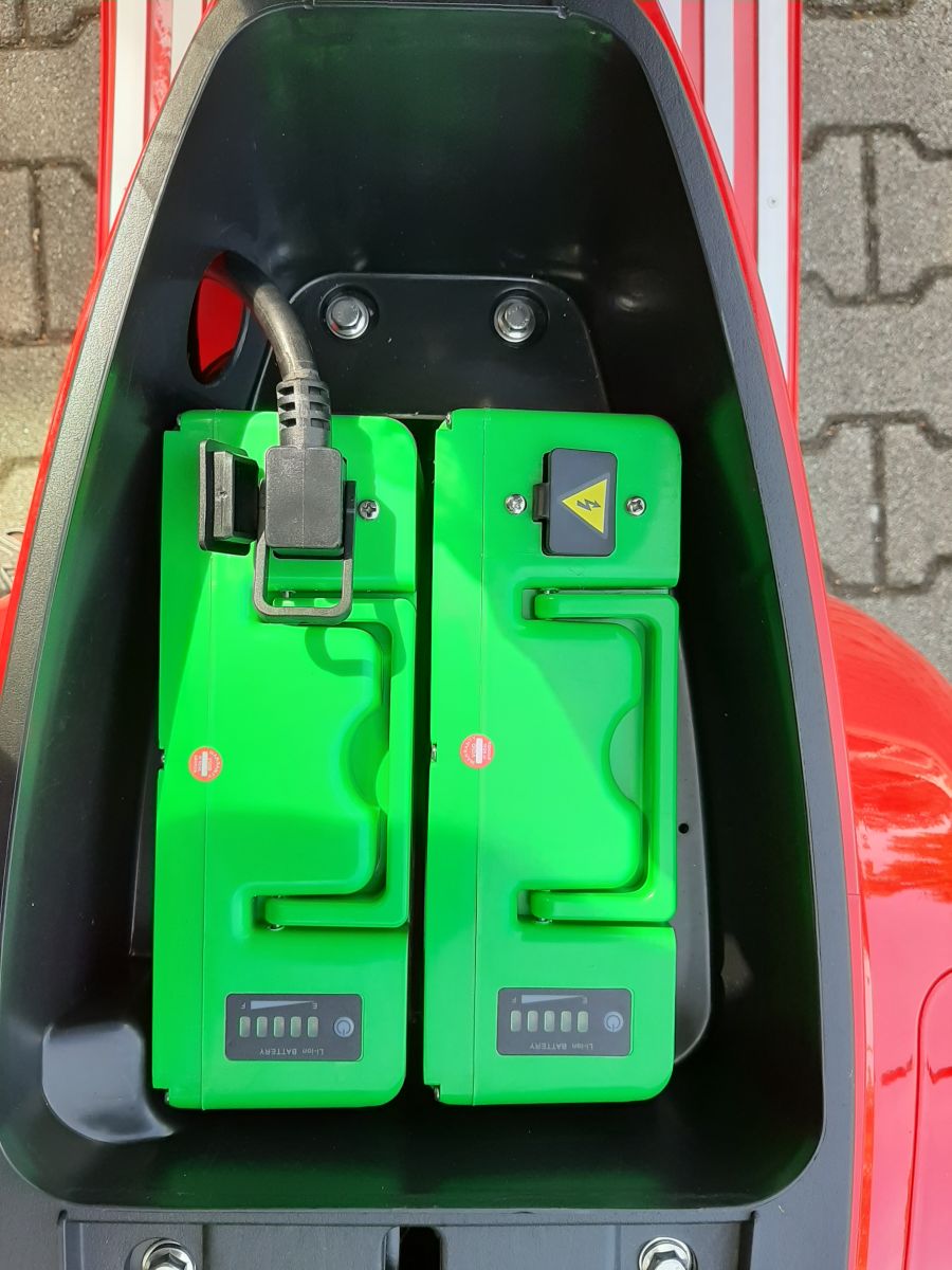 Elektroroller Sexi Ginabella Reichweite bis 120KM 2800-120 rot