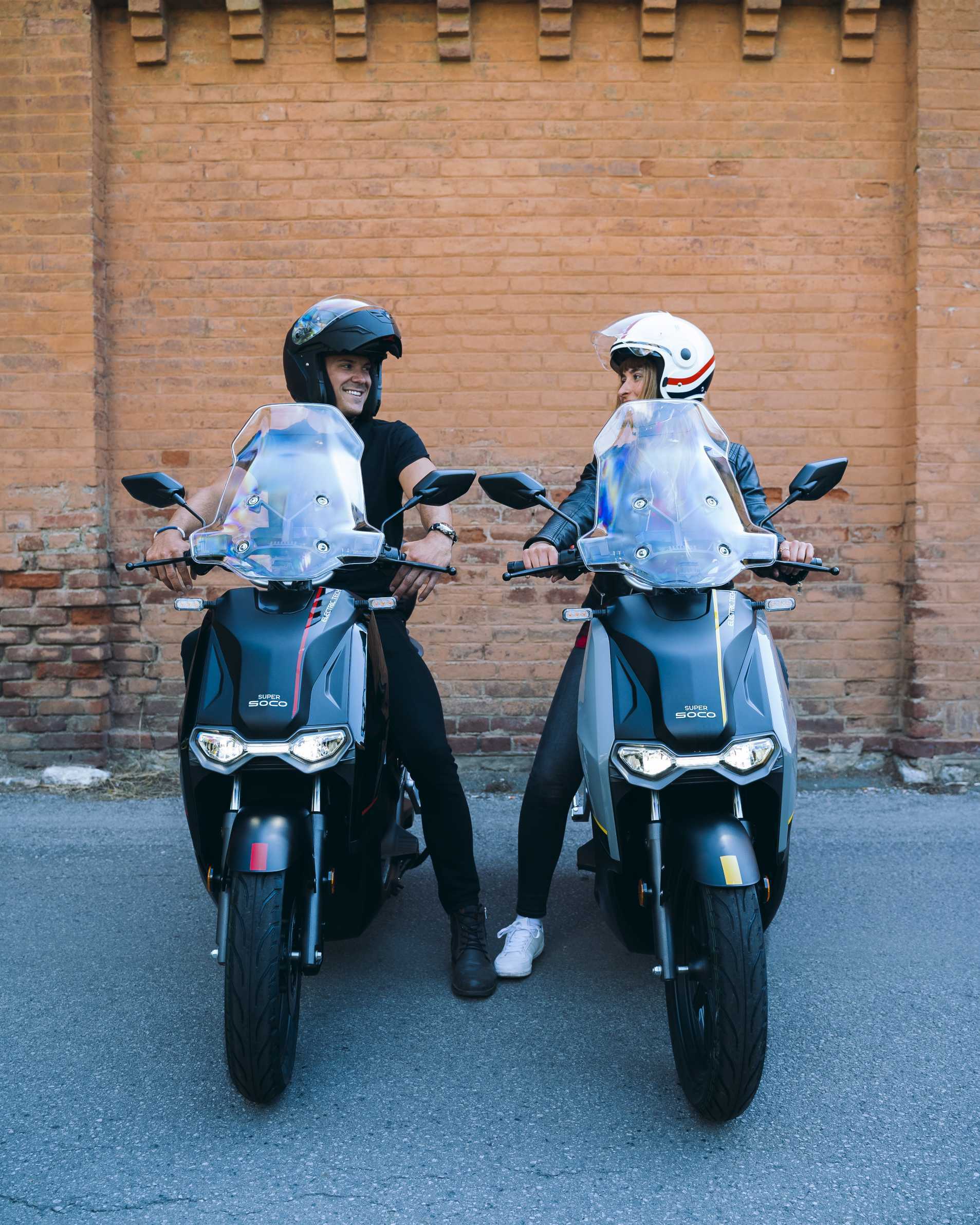 SUPER SOCO CPX 90KmH Elektroroller 125 er grau
